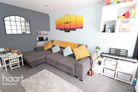2 bedroom terraced house for sale, Willow Walk, Benfleet