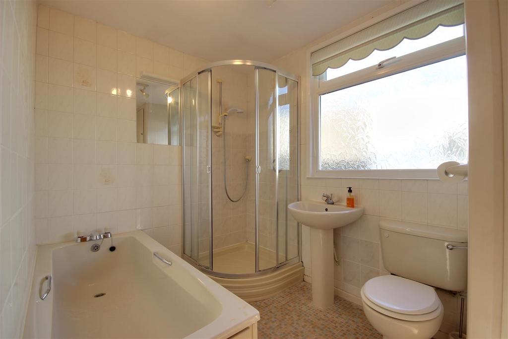 Bath/Shower Room