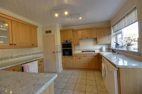 3 bedroom detached house for sale, Nunburnholme Avenue, North Ferriby