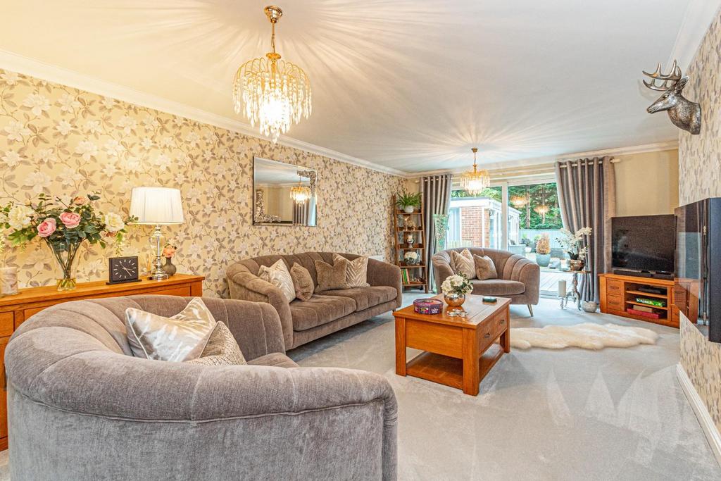 Taylors Ride, Leighton Buzzard 5 bed detached house for sale £1,000,000