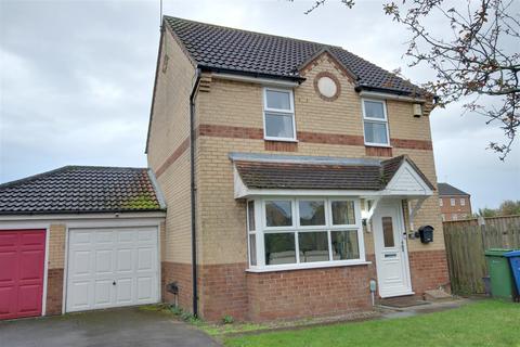 3 bedroom detached house for sale, Blackburn Avenue, Brough