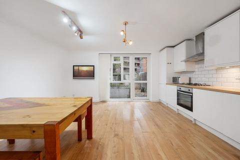 4 bedroom end of terrace house to rent, Jarrow Way, London, E9