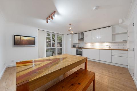 4 bedroom end of terrace house to rent, Jarrow Way, London, E9