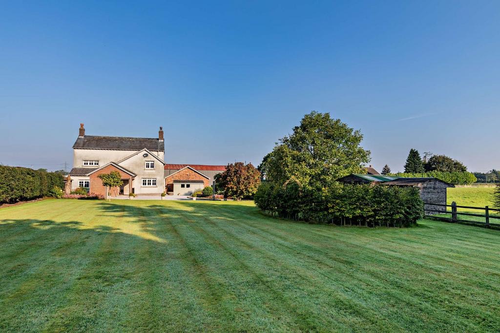 Alderley Edge, Cheshire 6 bed detached house for sale £1,395,000