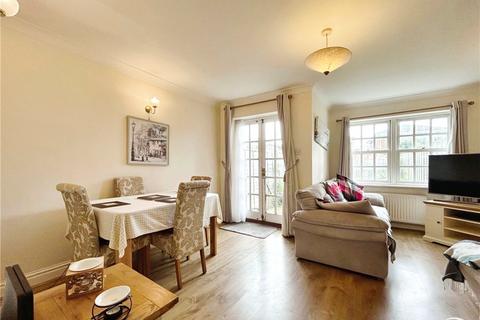 22 Calcott Park, Yateley, GU46 6JJ