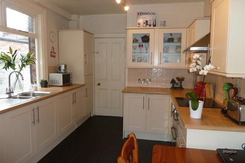 4 bedroom terraced house to rent, Heaton Grove, Heaton, Newcastle upon Tyne, Tyne and Wear