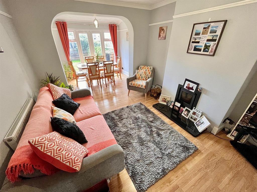 Sitting/Dining Room