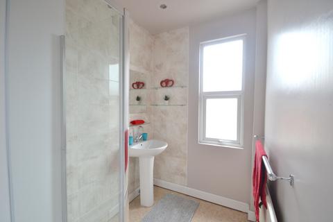 6 bedroom semi-detached house to rent, Bute Avenue, Nottingham NG7
