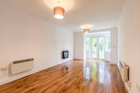 2 bedroom flat for sale, Brighton Road, Surrey KT15