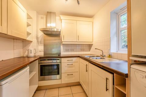 2 bedroom flat for sale, Brighton Road, Surrey KT15