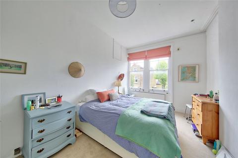 2 bedroom apartment to rent, Mayford Road, SW12