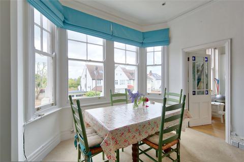 2 bedroom apartment to rent, Mayford Road, SW12