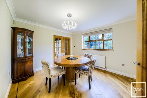 28 Greening Drive, Birmingham, B15 2XA
