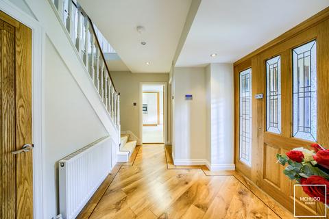 28 Greening Drive, Birmingham, B15 2XA