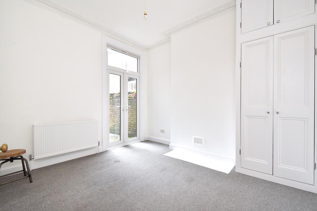 Ackroyd Road Honor Oak London 2 bed ground floor flat for sale £475,000