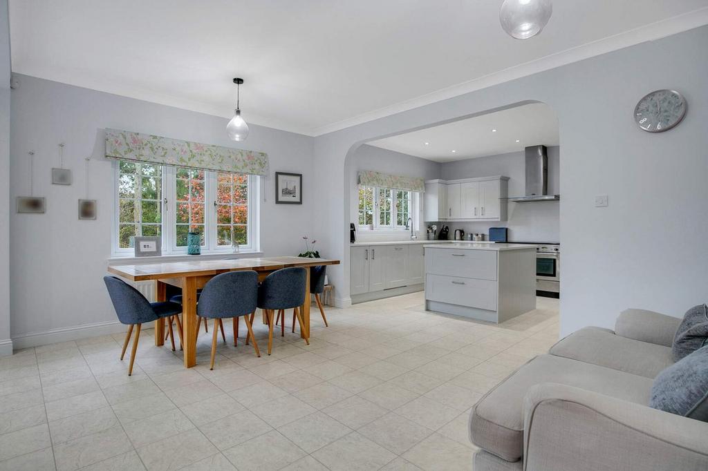 Open plan dining kitchen room
