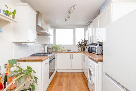 2 bedroom flat for sale, Cromwell Road, St. Andrews