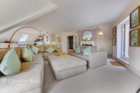 3 bedroom penthouse for sale, London Road, ASCOT