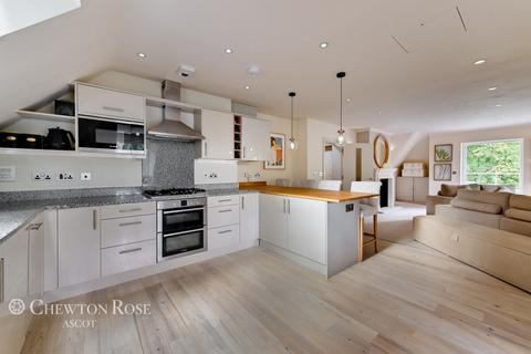 3 bedroom penthouse for sale, London Road, ASCOT