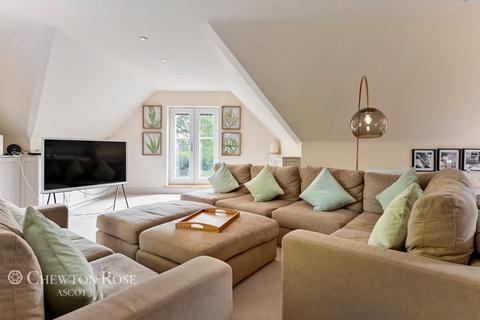 3 bedroom penthouse for sale, London Road, ASCOT