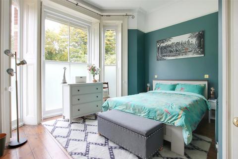 Flat 1, 21 Broadwater Down, Tunbridge Wells, TN2 5NL