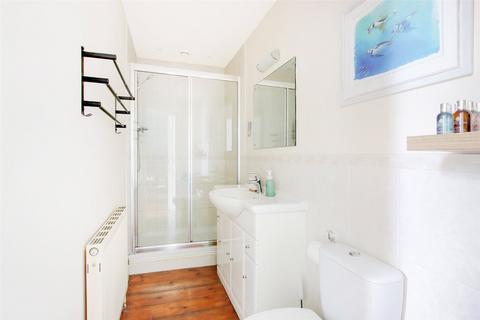 Flat 1, 21 Broadwater Down, Tunbridge Wells, TN2 5NL