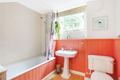 Flat 1, 21 Broadwater Down, Tunbridge Wells, TN2 5NL