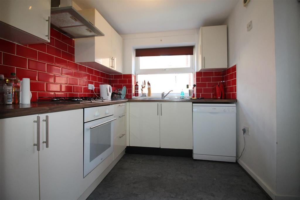 13 MP- Kitchen 1.JPG