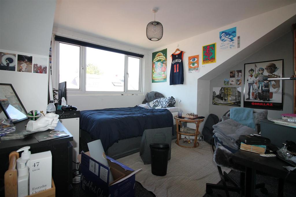 13 MP- Bedroom 5.JPG