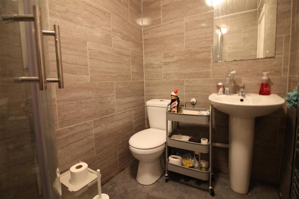 13 MP- Bathroom 1.JPG