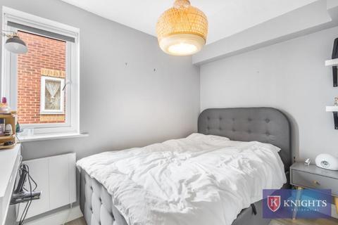 1 bedroom apartment for sale, Bream Close, Tottenham Hale, London, N17