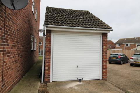 Garage to rent, Clacton-on-Sea CO16