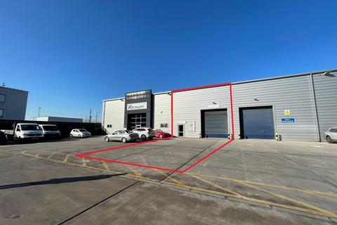 Industrial unit to rent, 9b Southampton Trade Park, Third Avenue, Southampton, SO15 0AD