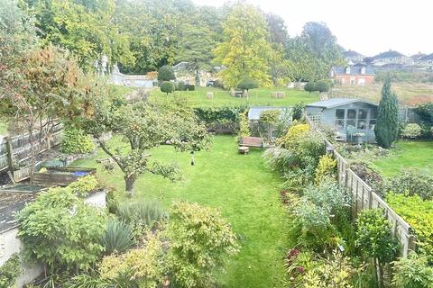 207 Castle Road, Salisbury, SP1 3RX