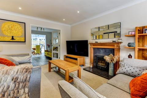 18 Apsley Way, Worthing, BN13 3RE