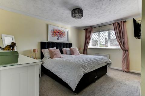 18 Apsley Way, Worthing, BN13 3RE