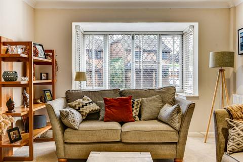 18 Apsley Way, Worthing, BN13 3RE