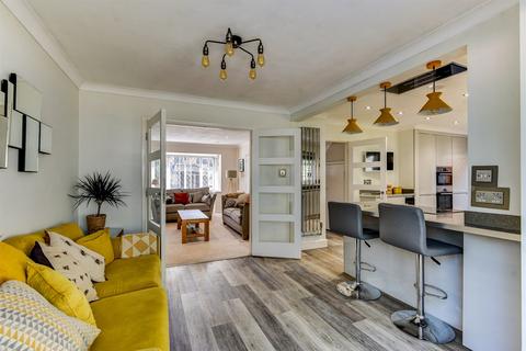 18 Apsley Way, Worthing, BN13 3RE