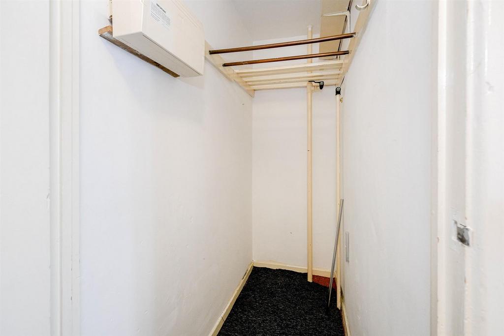 52 Gardner Close-1 resized.jpg