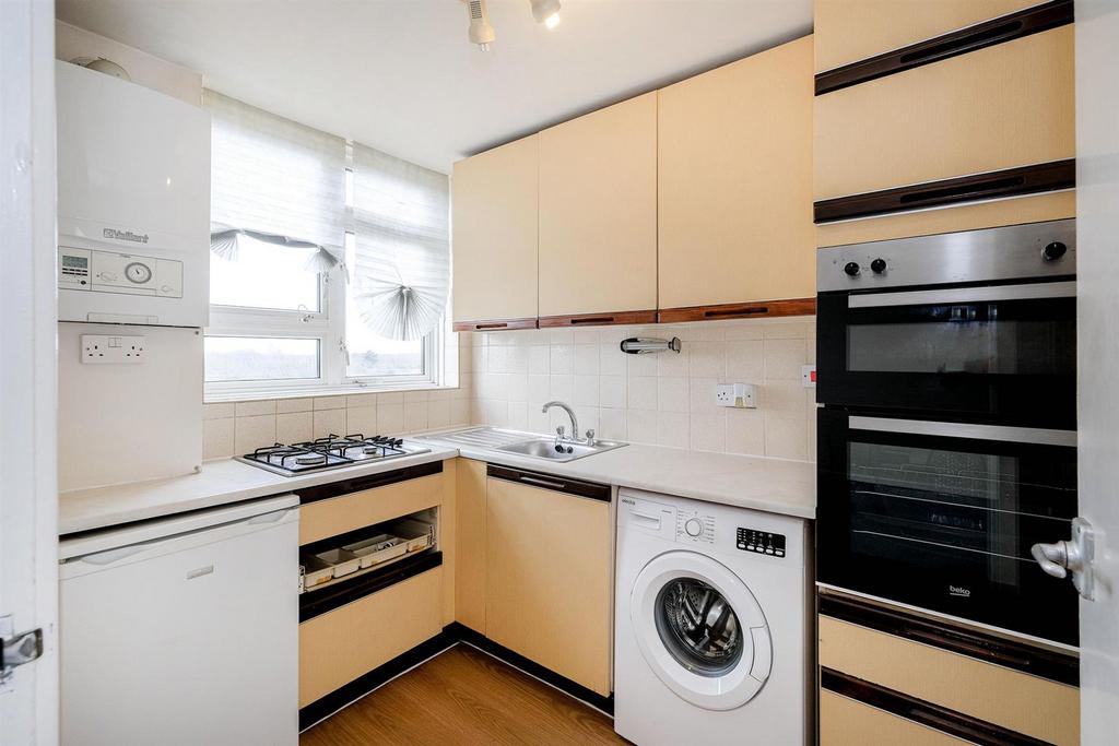 52 Gardner Close-11 resized.jpg