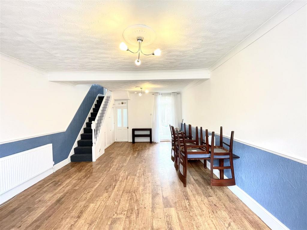 Clarence Road, London E17 3 bed terraced house to rent £2,300 pcm (£