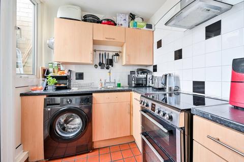 1 bedroom flat for sale, Kennington Lane, Elephant and Castle, London, SE11