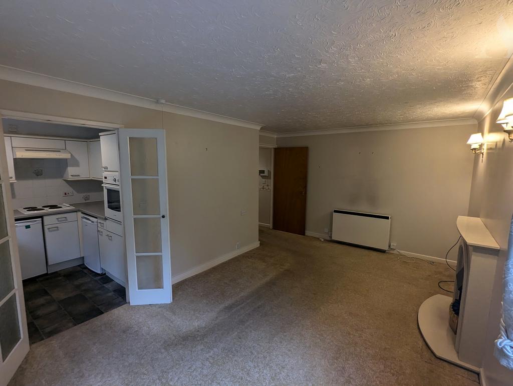 Barons Court - Living Room 1