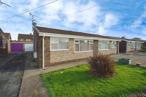 2 bedroom semi-detached bungalow for sale, Winchester Avenue, Hull