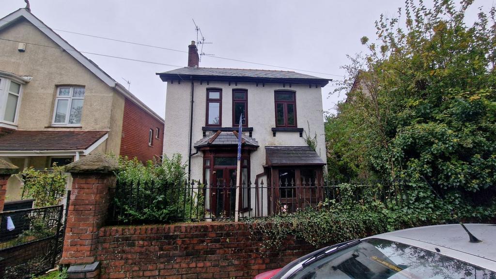 128 The Highway, New Inn, Pontypool... 4 bed detached house for sale