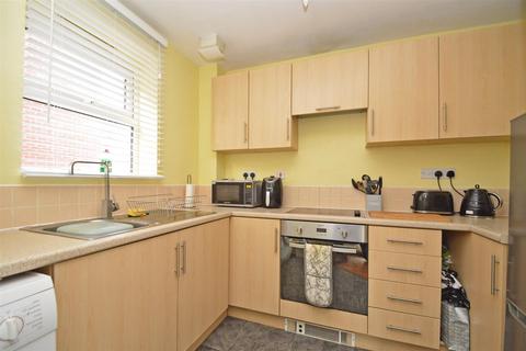 2 bedroom flat for sale, Wilfred Owen Close, Shrewsbury