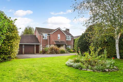 4 bedroom detached house for sale, The Close, Boxgrove