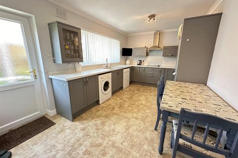 10 Castle Close, Thornton Le Dale, Pickering, YO18 7TW