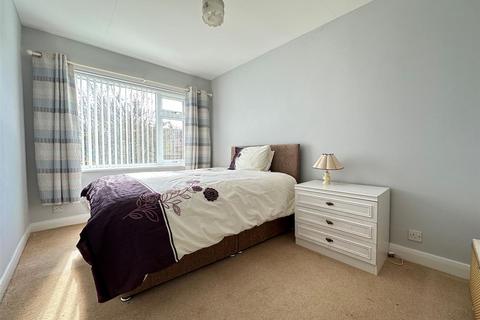 10 Castle Close, Thornton Le Dale, Pickering, YO18 7TW