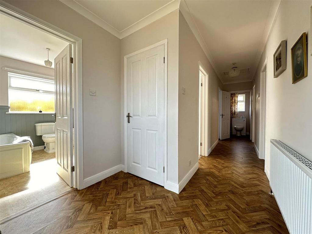 Entrance hall.jpg